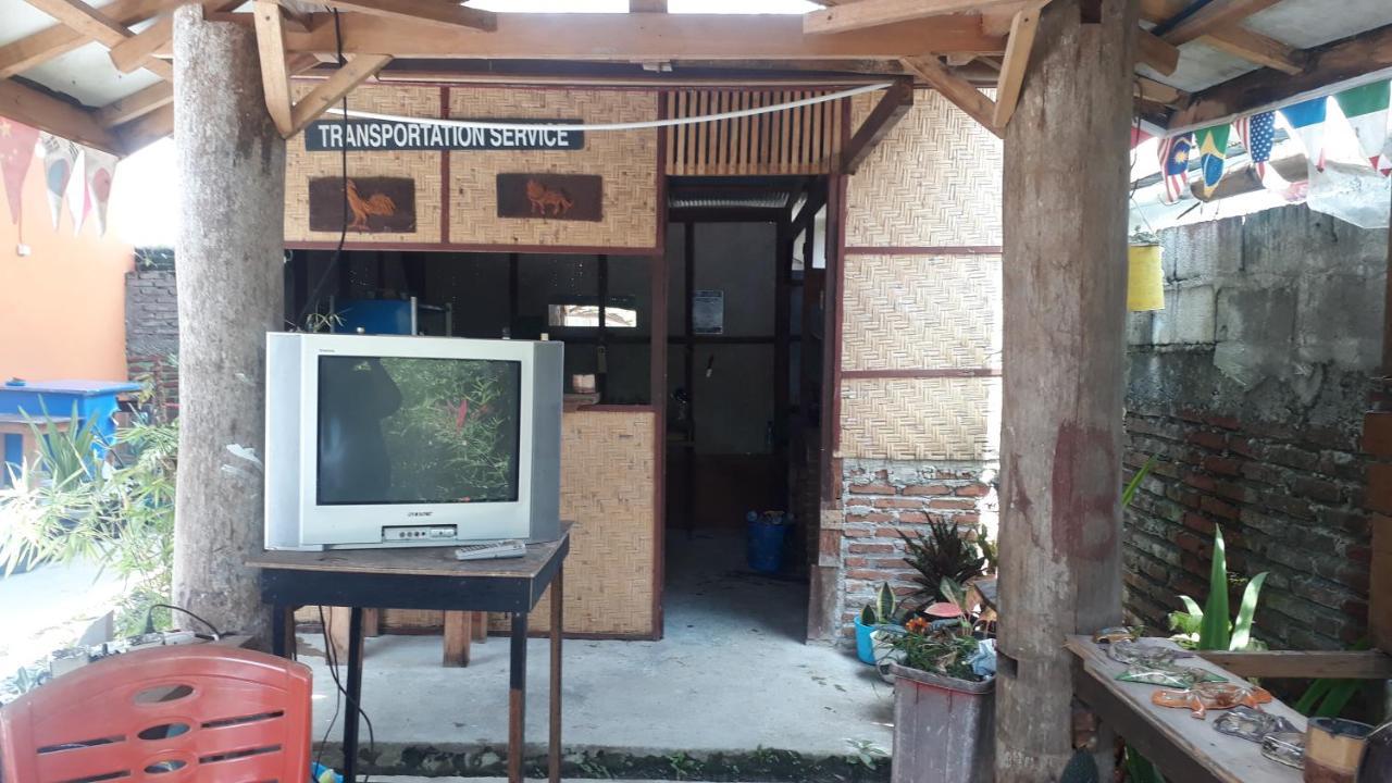 Toraja Manubackpacker Hotel Rantepao Exterior photo